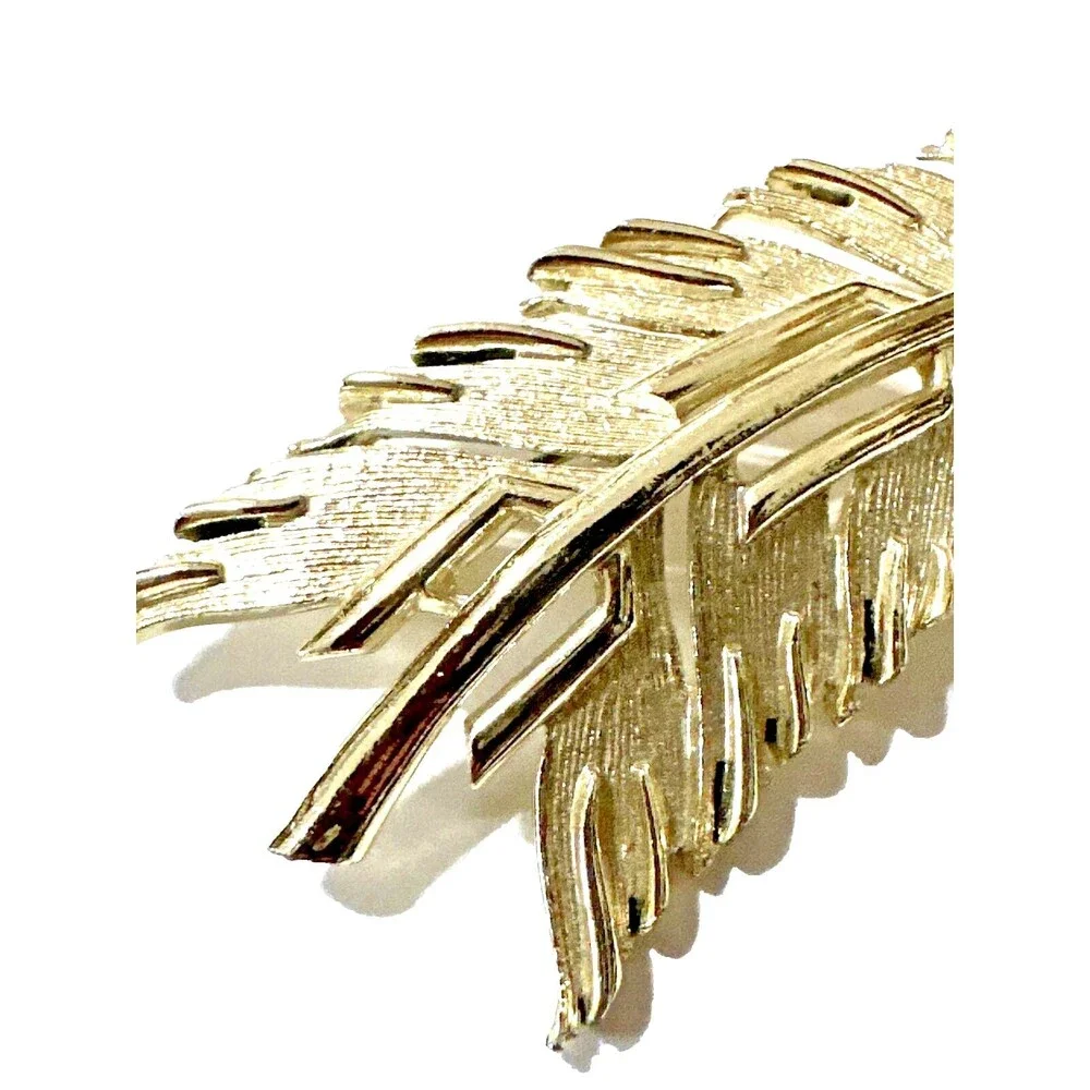 Vintage LISNER Feather Brooch Plume Pale Gold Silver Tone Mid Century Modern Pin